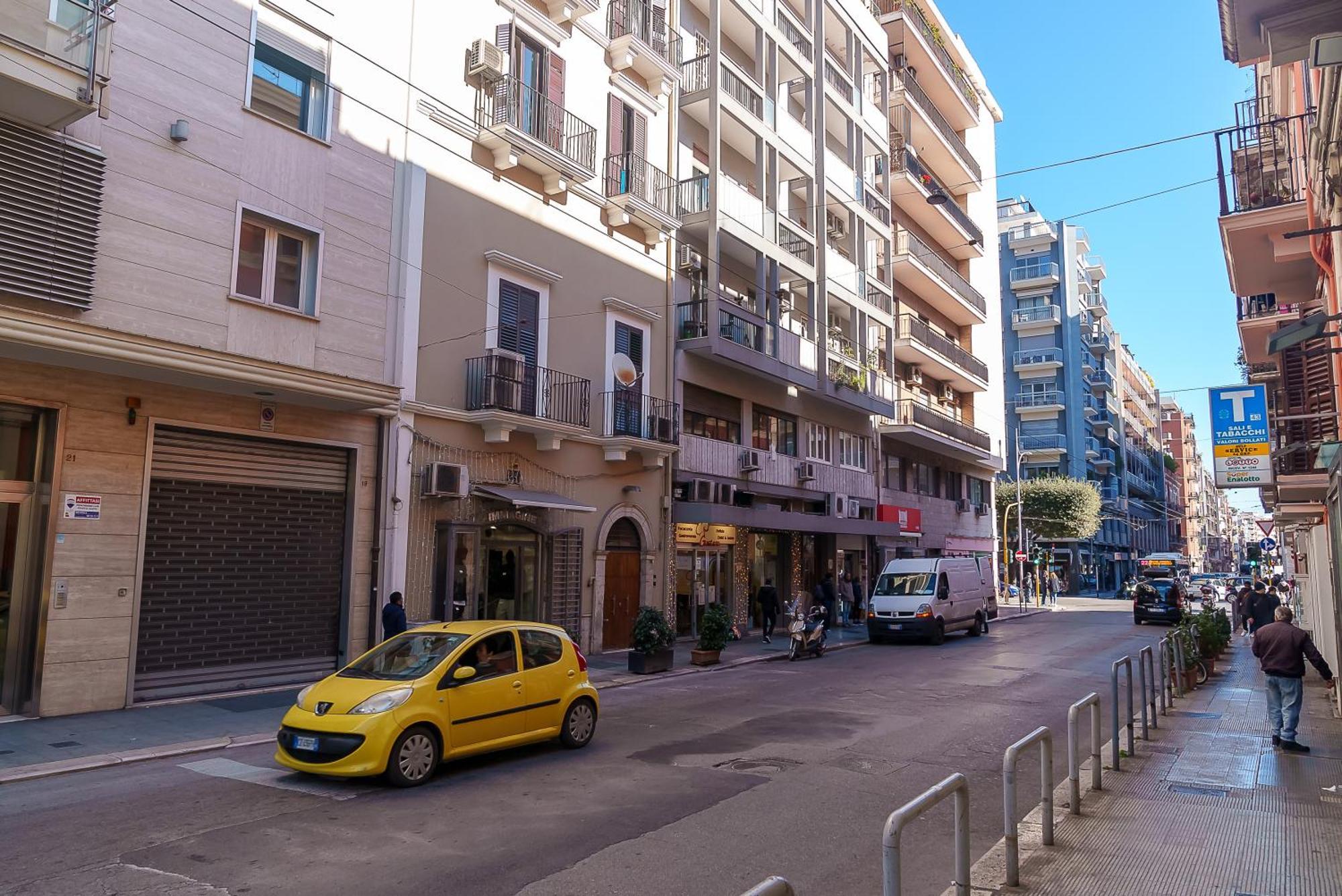 Via Prospero Petroni 9 - Bari Stazione - Hotel Eksteriør billede